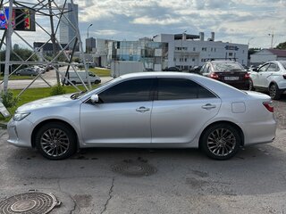 2015 Toyota Camry VII (XV50) Рестайлинг, серебристый, 1500000 рублей, вид 4