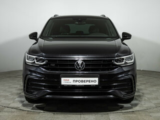 2021 Volkswagen Tiguan II Рестайлинг, чёрный, 2969777 рублей, вид 2