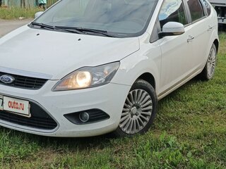 2010 Ford Focus II Рестайлинг, белый, 730000 рублей, вид 1