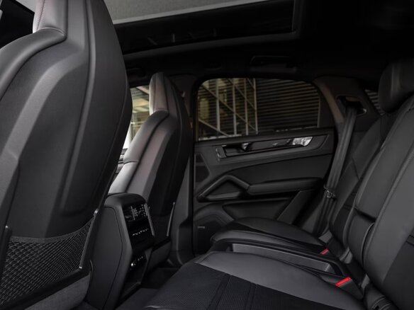 2026 Porsche Cayenne E-Hybrid Coupé III Рестайлинг, чёрный, 14990032 рублей - вид 19