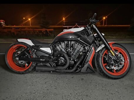 2011 Harley-Davidson V-Rod Muscle, белый, 2200000 рублей, вид 1