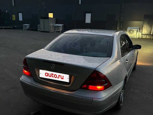 2000 Mercedes-Benz C-Класс 200 II (W203), серебристый, 580000 рублей - вид 2