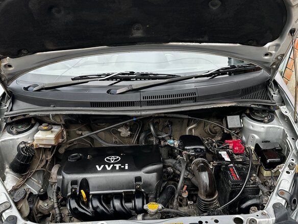 2002 Toyota Ist I, серебристый, 550000 рублей - вид 7