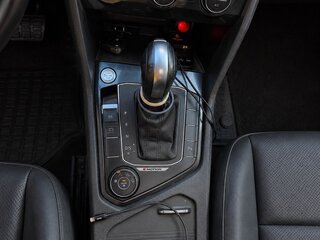 2020 Volkswagen Tiguan II, серый, 3500000 рублей, вид 3