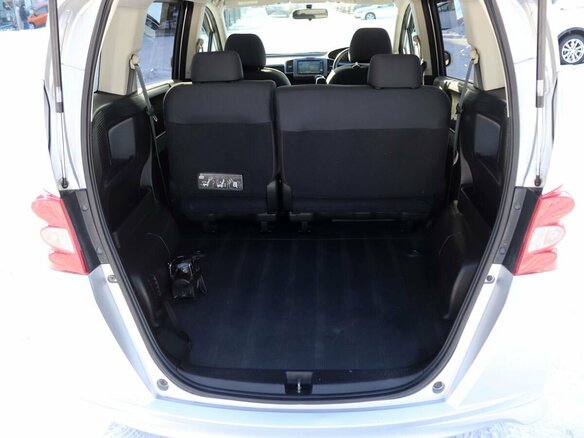 2008 Honda Freed I, серый, 1100000 рублей - вид 12