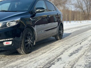 2015 Kia Rio III Рестайлинг, чёрный, 1210000 рублей, вид 4