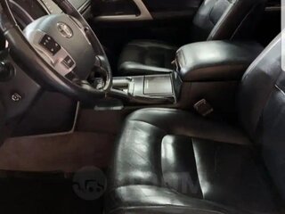 2015 Toyota Land Cruiser 200 Series Рестайлинг 1, серебристый, 6000000 рублей, вид 5