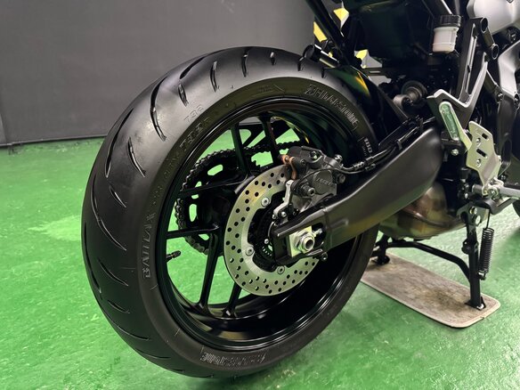 2022 Yamaha MT-09 Tracer (FJ-09), серый, 1325000 рублей - вид 25