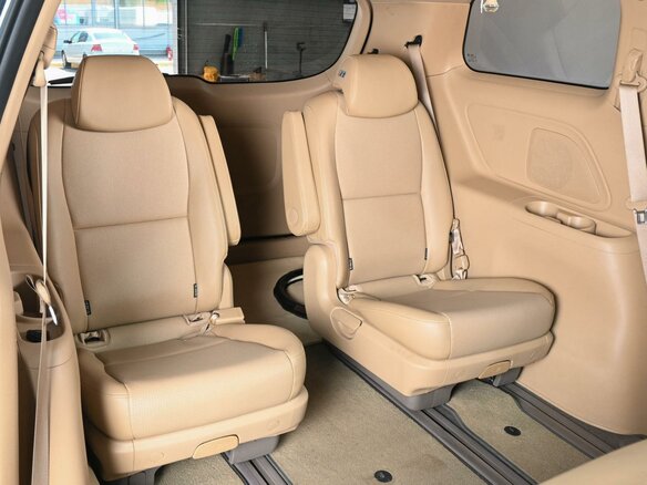 2018 Kia Carnival III, чёрный, 2749000 рублей - вид 8