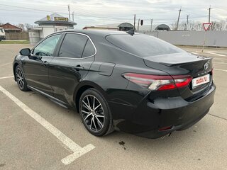 2021 Toyota Camry VIII (XV70) Рестайлинг, чёрный, 3570000 рублей, вид 4