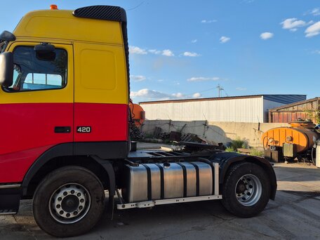2000 Volvo FH, красный, 1300000 рублей, вид 3