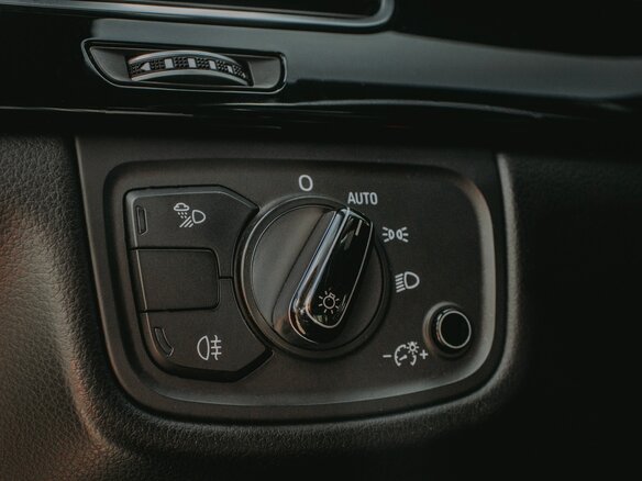 2013 Audi A8 III (D4), серый, 2600000 рублей - вид 30