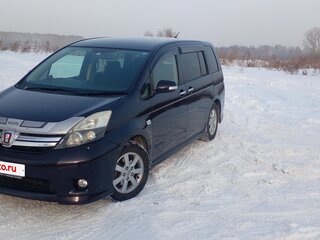 2011 Toyota ISis I Рестайлинг, красный, 1350000 рублей, вид 2
