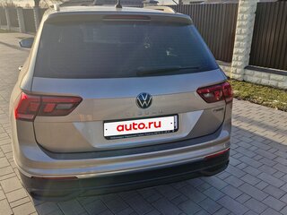 2021 Volkswagen Tiguan II Рестайлинг, золотистый, 2850000 рублей, вид 3
