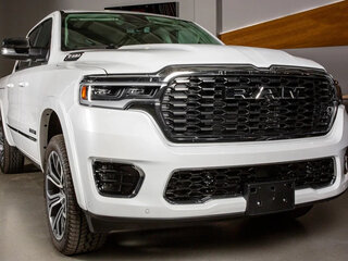 2026 Ram 1500 Crew Cab V Рестайлинг, белый, 12058000 рублей, вид 2