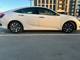 2019 Honda Civic X, белый, 1800000 рублей, вид 3