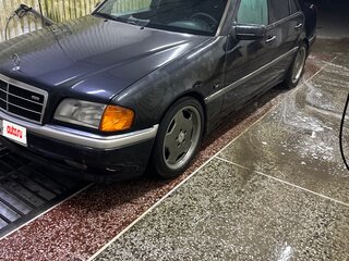 1994 Mercedes-Benz C-Класс 220 I (W202), чёрный, 550000 рублей, вид 1