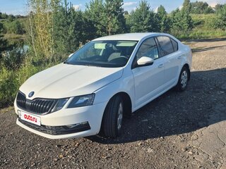 2018 Skoda Octavia III (A7) Рестайлинг, белый, 1000000 рублей, вид 1