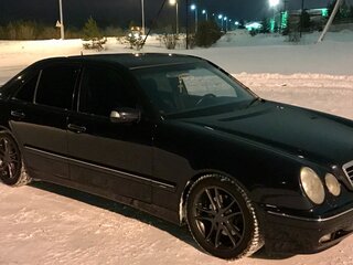 2000 Mercedes-Benz E-Класс 320 II (W210, S210) Рестайлинг, чёрный, 850000 рублей, вид 5