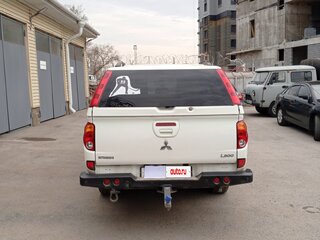2014 Mitsubishi L200 IV Рестайлинг, белый, 2100000 рублей, вид 4