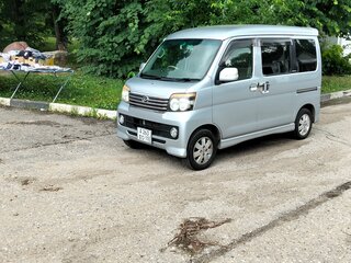 2011 Daihatsu Atrai V Рестайлинг, серебристый, 850000 рублей, вид 1