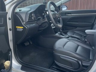 2019 Hyundai Avante VI Рестайлинг, серый, 1400000 рублей, вид 4