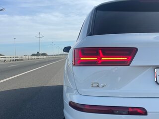 2016 Audi Q7 II (4M), белый, 3350000 рублей, вид 4