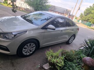 2018 Hyundai Solaris II, бежевый, 1200000 рублей, вид 5