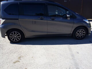 2014 Honda Freed I Рестайлинг 2, серый, 1450000 рублей, вид 4