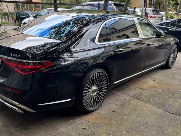 2025 Mercedes-Benz Maybach S-Класс 580 II (Z223), чёрный, 25099000 рублей - вид 2
