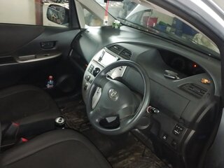 2010 Toyota Ractis I, серый, 870000 рублей, вид 3