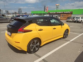 2018 Nissan Leaf II (ZE1), жёлтый, 1550000 рублей, вид 5