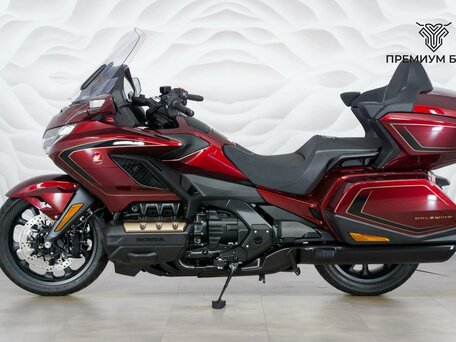 2025 Honda GL 1800 Gold Wing, красный, 3599000 рублей, вид 2