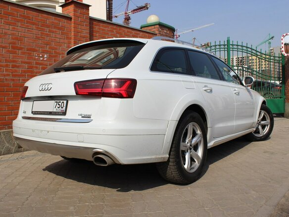 2016 Audi A6 allroad III (C7) Рестайлинг, белый - вид 4