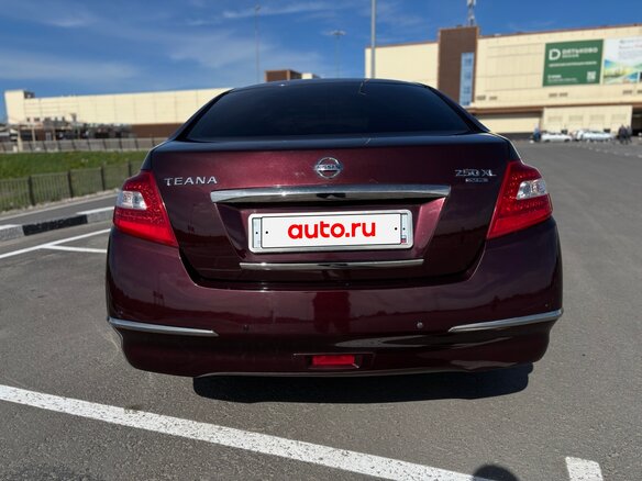 2010 Nissan Teana II (J32), пурпурный, 850000 рублей - вид 16