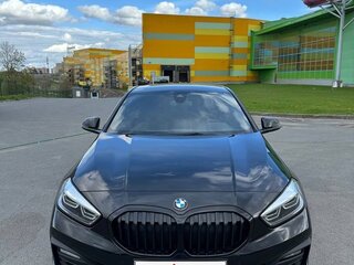 2020 BMW 1 серии 118d III (F40), чёрный, 2200000 рублей, вид 2
