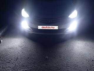2014 Hyundai Solaris I Рестайлинг, серебристый, 950000 рублей, вид 1