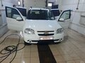 2016 Chevrolet Niva I Рестайлинг, белый, 790000 рублей - вид 1
