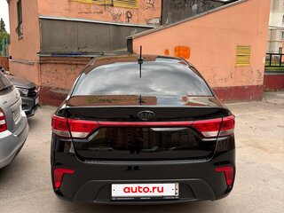 2017 Kia Rio IV, чёрный, 1150000 рублей, вид 5