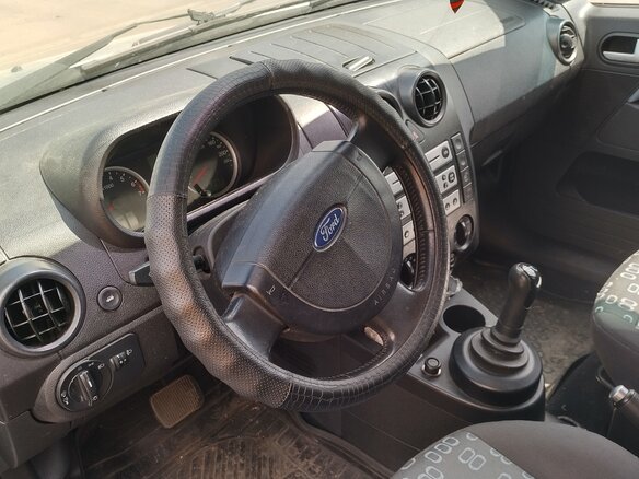 2005 Ford Fusion I Рестайлинг, серебристый, 385000 рублей - вид 3