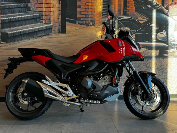 2026 Honda NC 750X, красный, 1530000 рублей - вид 3