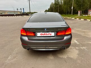 2017 BMW 5 серии 520d xDrive VII (G30/G31/G38), серый, 2600000 рублей, вид 3