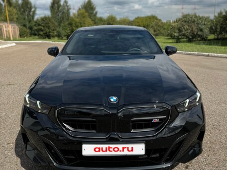 2026 BMW 5 серии 530i xDrive VIII (G60/G61/G68), чёрный, 9990000 рублей, вид 1
