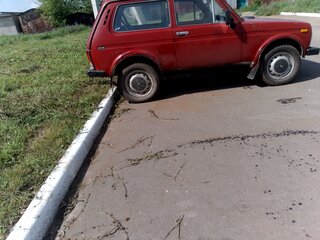 1997 Lada (ВАЗ) 2121 (4x4) I Рестайлинг, красный, 130000 рублей, вид 4