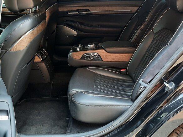 2020 Genesis G90 I Рестайлинг, чёрный, 2950000 рублей - вид 18