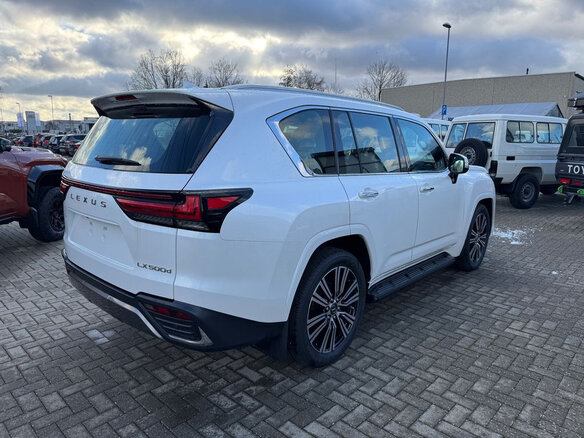 2025 Lexus LX 500d IV, белый, 17500000 рублей - вид 2