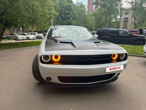 2019 Dodge Challenger III Рестайлинг 2, белый, 4300000 рублей - вид 5