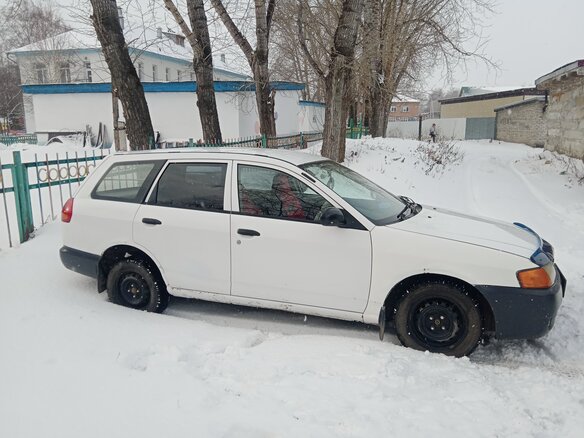 2000 Nissan AD II, белый - вид 3