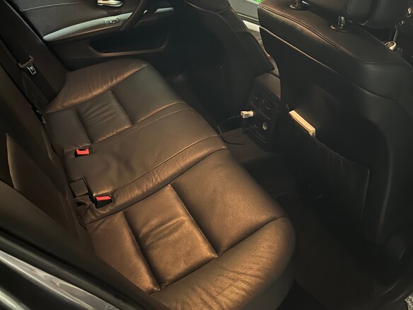 2009 BMW 5 серии 520i V (E60/E61) Рестайлинг, серебристый, 850000 рублей - вид 11