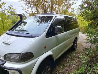 1995 Mitsubishi Delica IV, белый, 1400000 рублей, вид 1